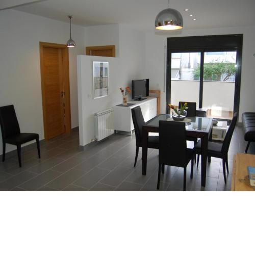 Apartamento Llançà, 3 dormitorios, 6 personas - ES-228-38