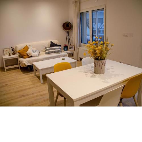 Apartamento Llançà, 3 dormitorios, 6 personas - ES-228-79