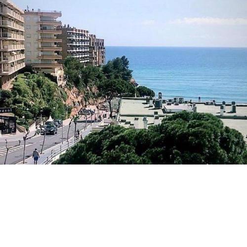 Apartamento luminoso y amplio en centro de Salou