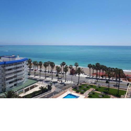 Apartamento moderno en primera línea de playa.