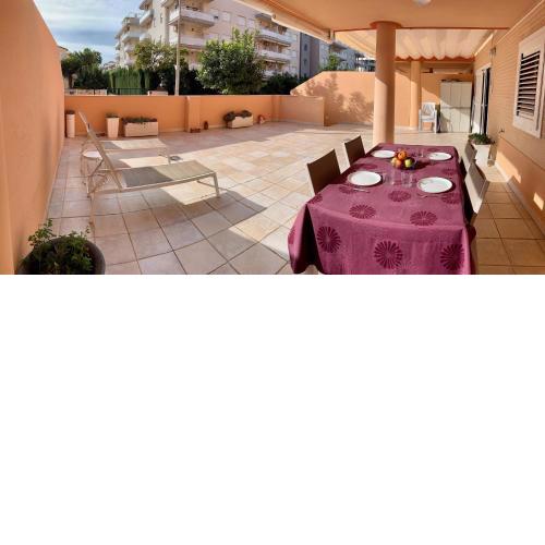 Apartamento Nuevo con Gran Terraza y Wifi en Canet