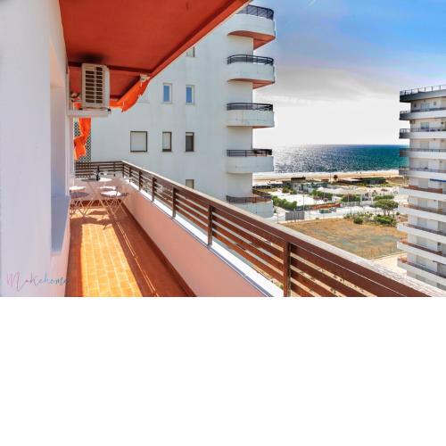 Apartamento nuevo junto a la playa vistas al mar