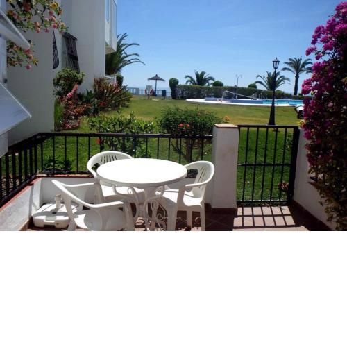 APARTAMENTO PALMERAS nsf25 studio, TORRECILLA, NERJA