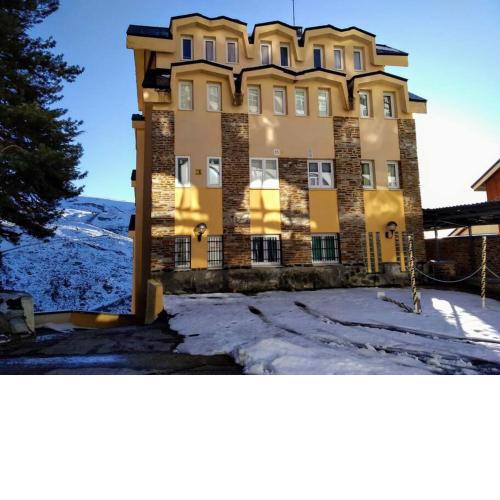 Apartamento para 5 personas y garaje con bonitas vistas en la zona media de la estación de esquí de Sierra Nevada
