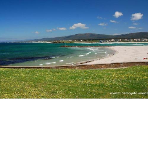 APARTAMENTO PLAYA FOZ CON TERRAZA Y PISCINA