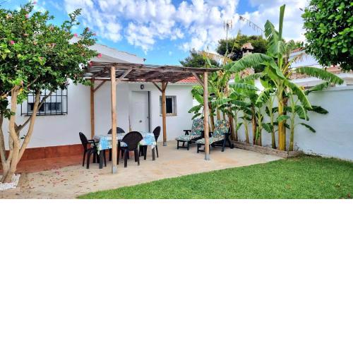 Apartamento privado con jardin, piscina elevada y bbq