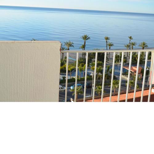 Apartamento reformado en primera linea de playa