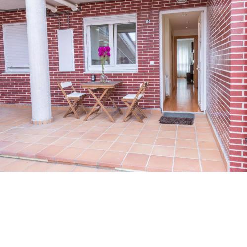 Apartamento Ria de Boo, Con patio privado