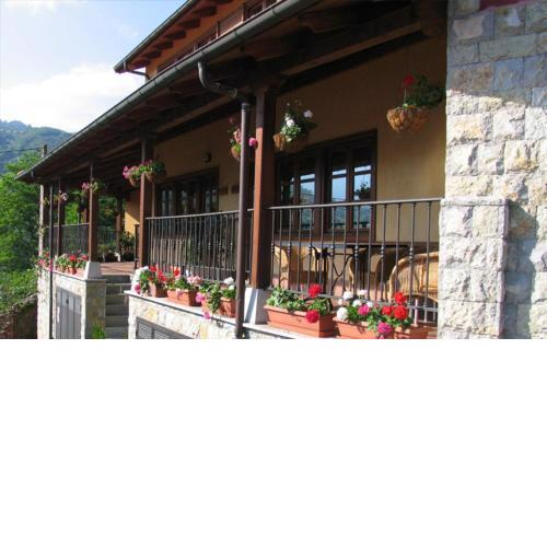 Apartamento rural con vistas a la montaña y Wifi gratis en Pola de Lena