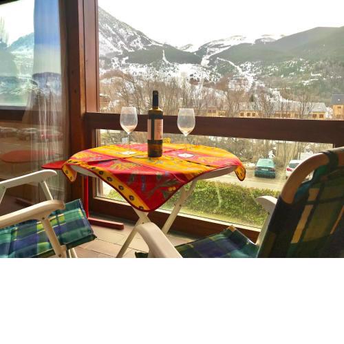 Apartamento rústico con vistas y a pie de pista