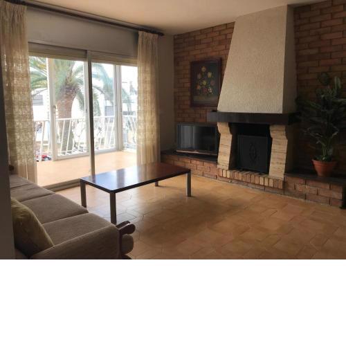Apartamento situado en 1º linea de playa La Llosa 112B - INMO22