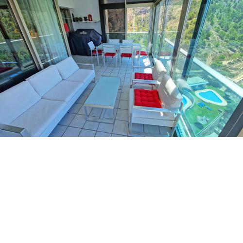 Apartamento soleado con terraza privada