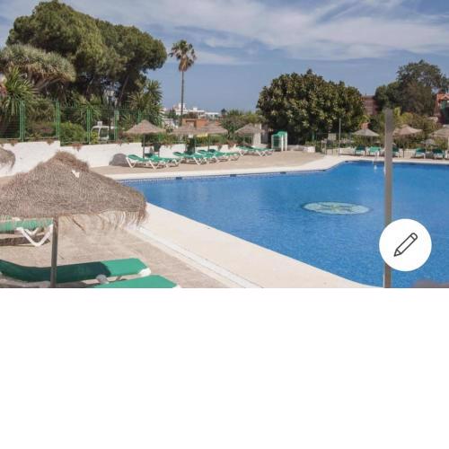 Apartamento vacacional con piscina