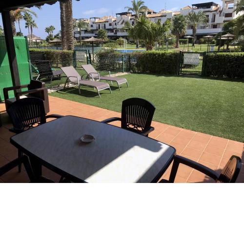 Apartamento VenAVera Playa Jardines de Nuevo Vera D2-0C Bajo Primera Línea WIFI
