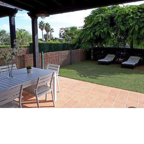 Apartamento VenAVera Playa Jardines de Nuevo Vera D4-0C Bajo Primera Línea WIFI