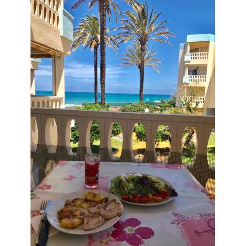 Apartamento vistas al mar desde la terraza