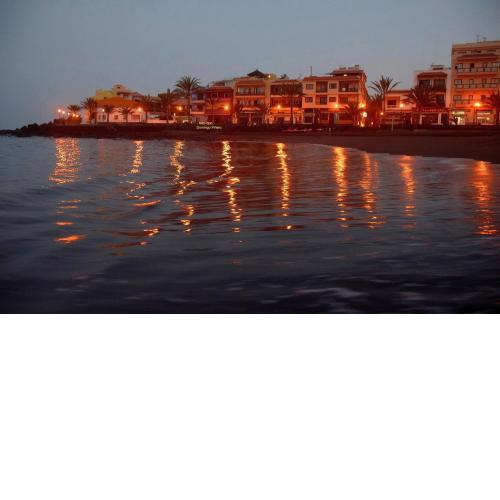 Apartamento y Estudio Brisamar (A 50 metros de la playa)