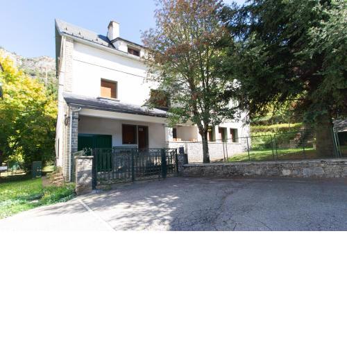 Apartamentos 3000 Escarrilla