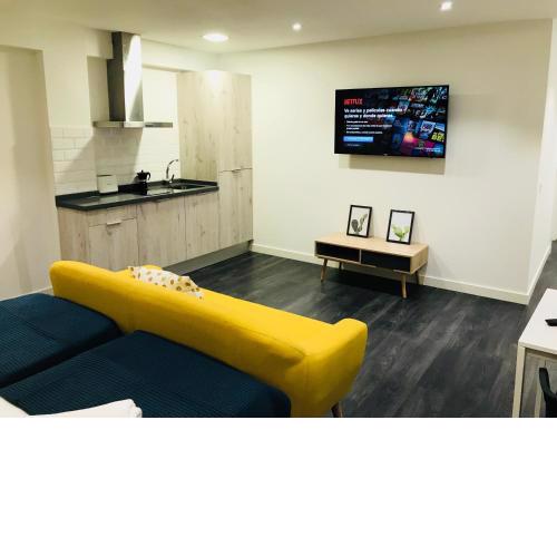 Apartamentos Arriba by gaiarooms