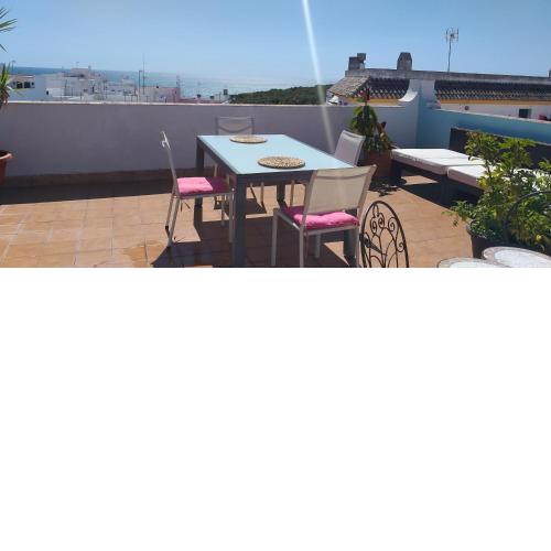 APARTAMENTOS ATLÁNTIKA, centro de Conil, sólo familias