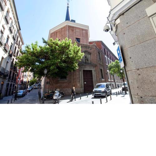 Apartamentos Day Madrid BALLESTA Centro Gran Via Sol Malasaña