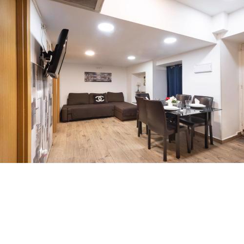 Apartamentos Day Madrid BEATAS Centro Gran Via Sol Malasaña