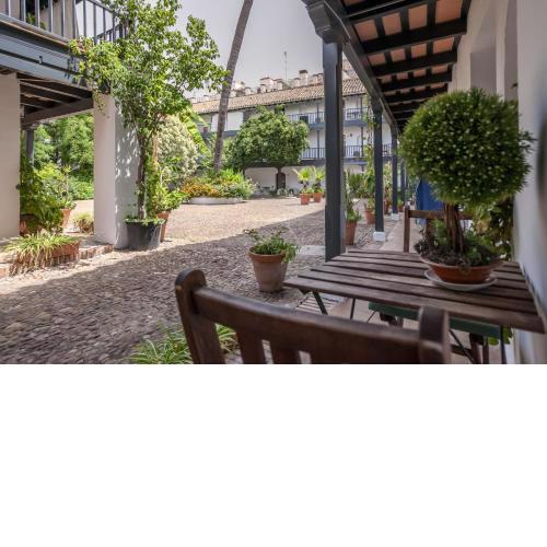 Apartamentos Gadi Corral Siglo XVI