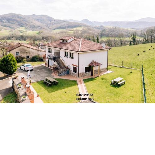 Apartamentos La Cortina