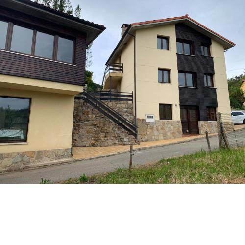 Apartamentos La Peral