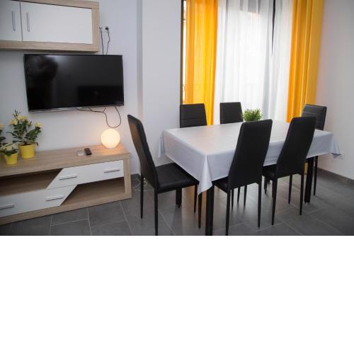 Apartamentos La Plazuela Baños de Montemayor