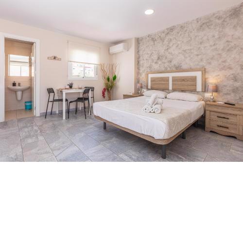 Apartamentos Lola Beach
