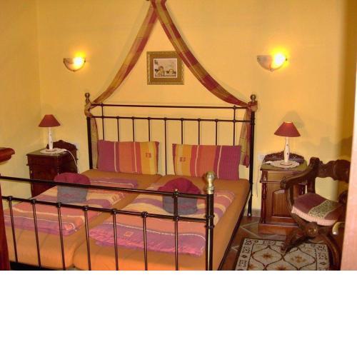 Apartamentos-Monasterio-de-San-Antonio-Apartment-im-englischen-Stil-mit-Meerblick