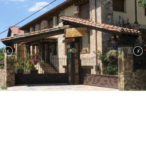 Apartamentos Rurales "La Cabaña"