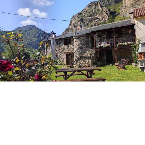 Apartamentos Rurales La Laguna Somiedo
