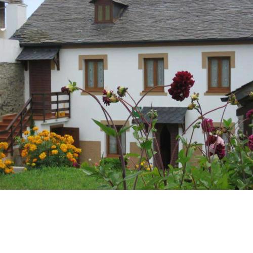 Apartamentos Rurales Romallande