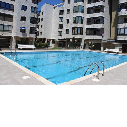 Apartamentos Zarautz Playa, con piscina y garaje