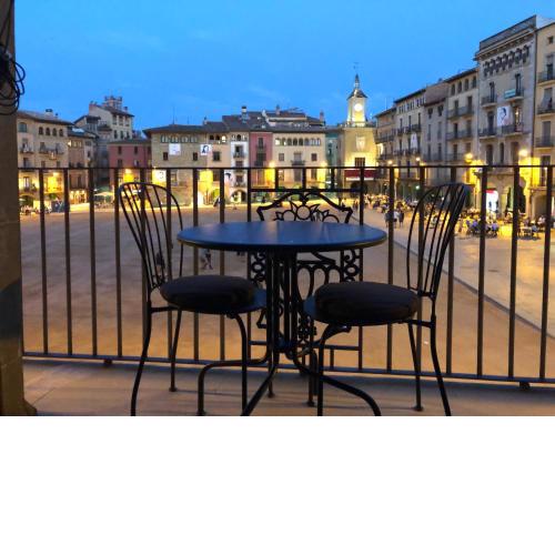 Apartaments Vicus 3 con vistas a la Plaza Mayor de Vic