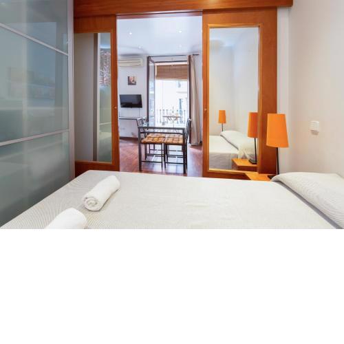 ApartEasy - Turo Park with lovely balcony