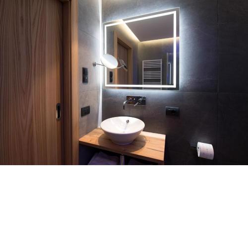 ApartHotel La Tambra - Central with Restaurant