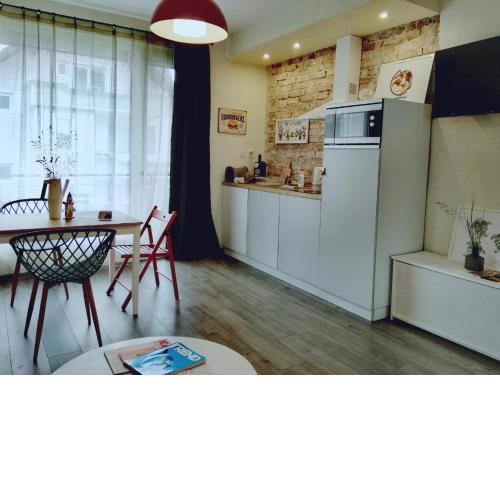 Apartment 18