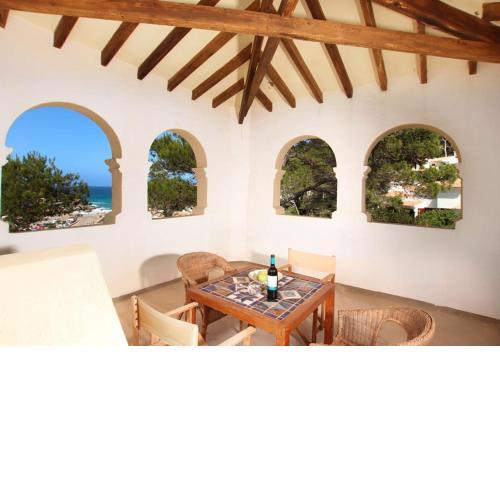 Apartment 200m from the beach in Cala Sant Vicenç Special prices Car Hire for our guests