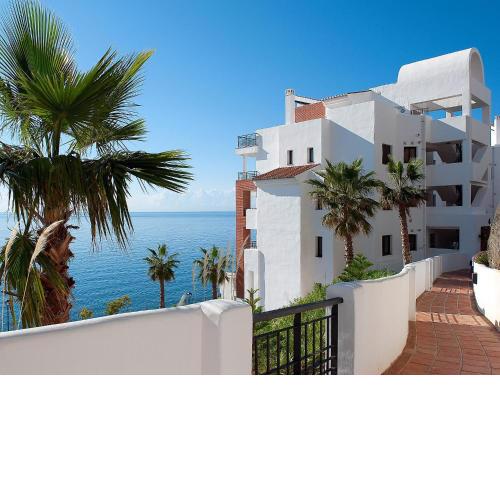 Apartment Amazing 3 bedrooms front sea view