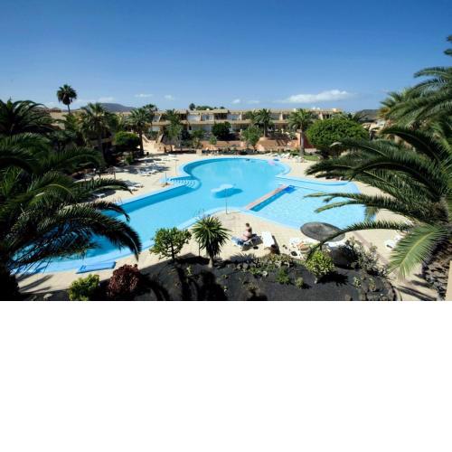 Apartment Apple in Corralejo Heart with Swimming Pool & Wifi- Only 300m to the Beach by Holidays Home