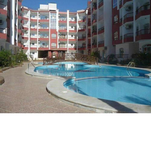 Apartment at nice resort with pool view