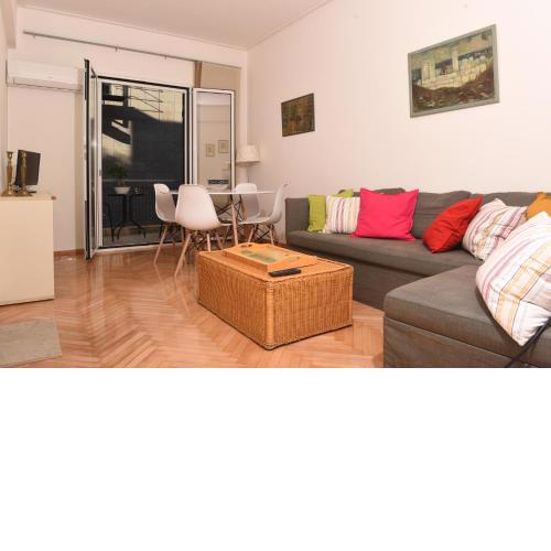 Apartment by the sea & the city
