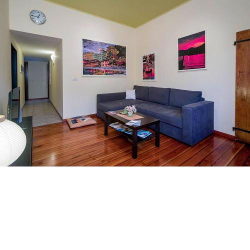Apartment Effort Off c.d.c