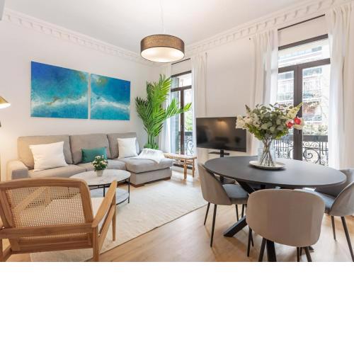 Apartment for 4 in Barrio de Salamanca DIEGO DE LEON II