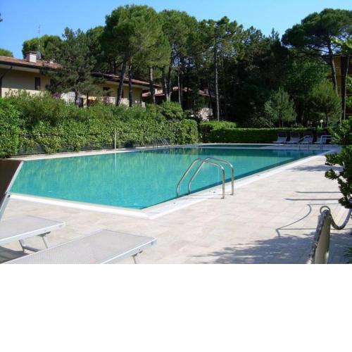 Apartment for 5 people in a Residence with Swimming Pool close to the Beach