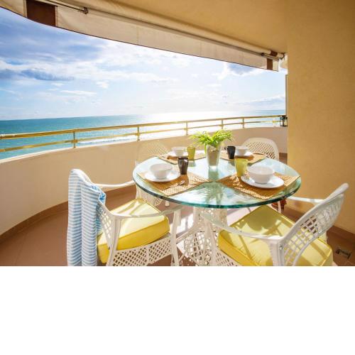 Apartment Front Beach