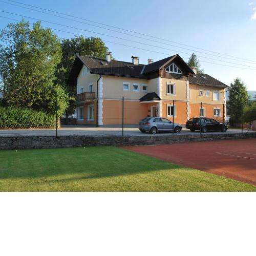 Apartment in Bad Mitterndorf with sauna ski storage and garden